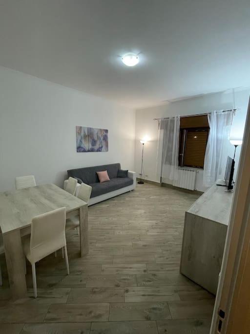 Bilocale A Due Passi Dal Porto E Dal Mare Apartment Lido di Ostia Exterior photo